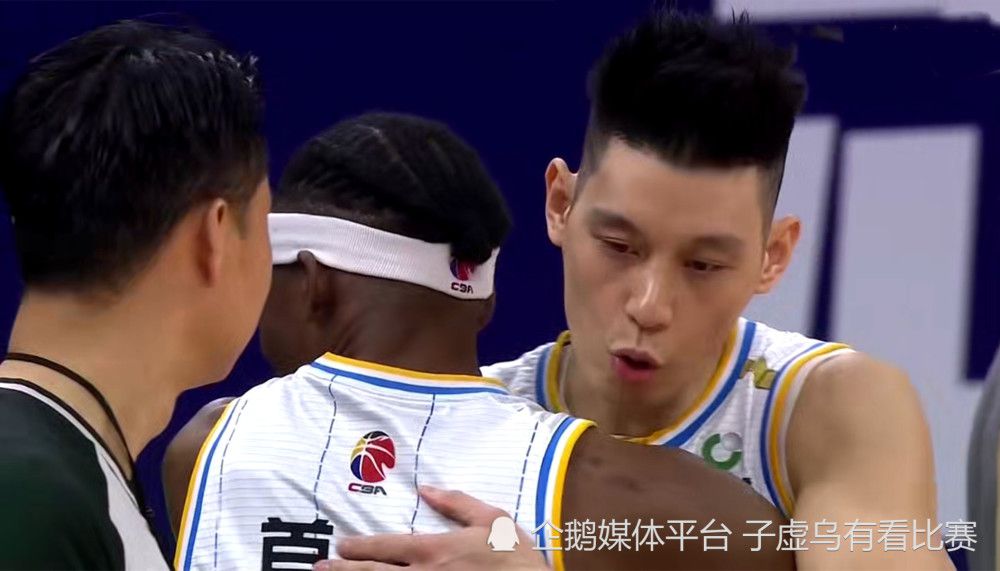 当五月和May姐妹二人坐在猫巴士里柔和无比的毛皮椅上时，如果你也被这一幕传递出来的那种难以言说的温暖而且舒适的身体感觉所深深感染，那么宫崎骏电影的魔力就已无形地作用于你的潜意识之中了。